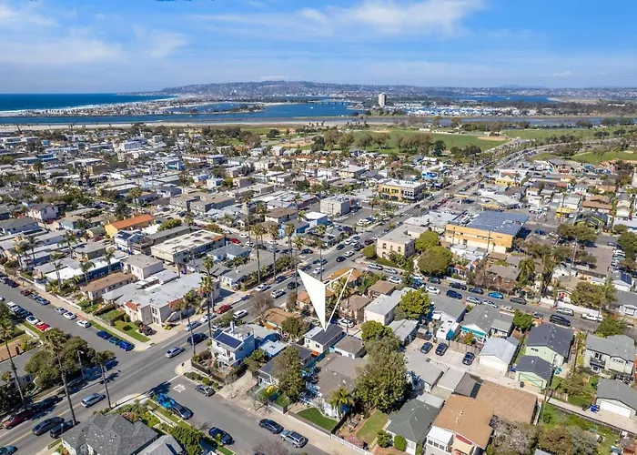 Beach Bungalow Perfection - Private Patios, Bbq Walk2Beach & Pet Friendly!